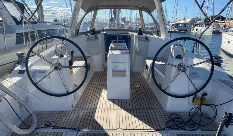 OCEANIS 38.1 = REF 113V full