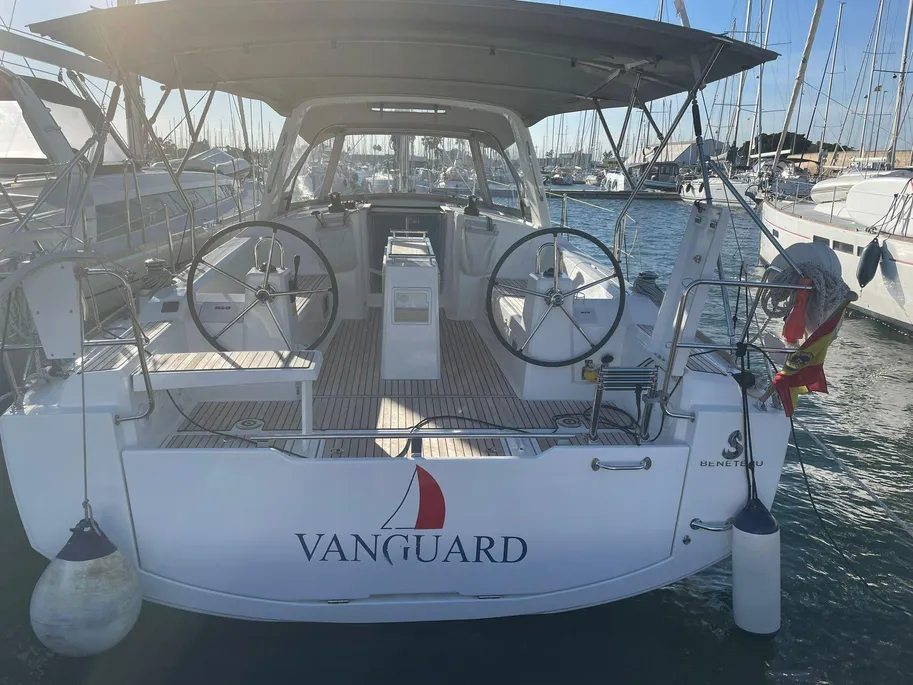 Oceanis 38.1 – REF 005T