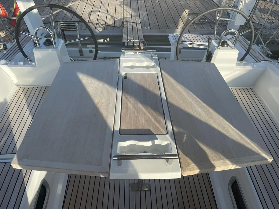 Oceanis 38.1 – REF 005T