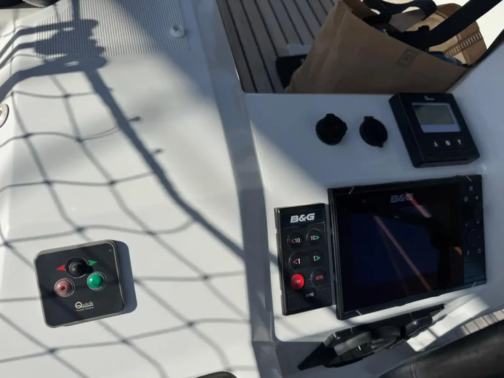 Oceanis 38.1 – REF 011T