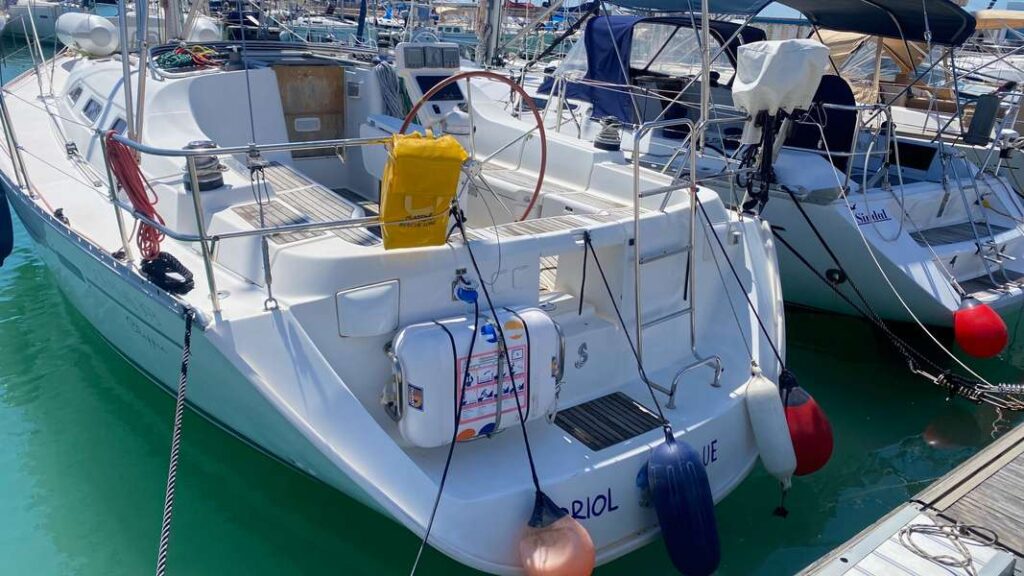 Oceanis Cliper 393 – REF 218C