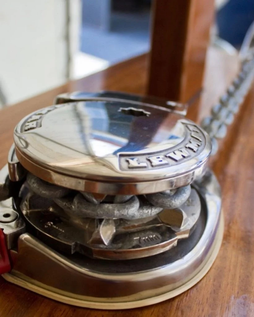 Llaüt Tiburón 30 Solarium – STOCK