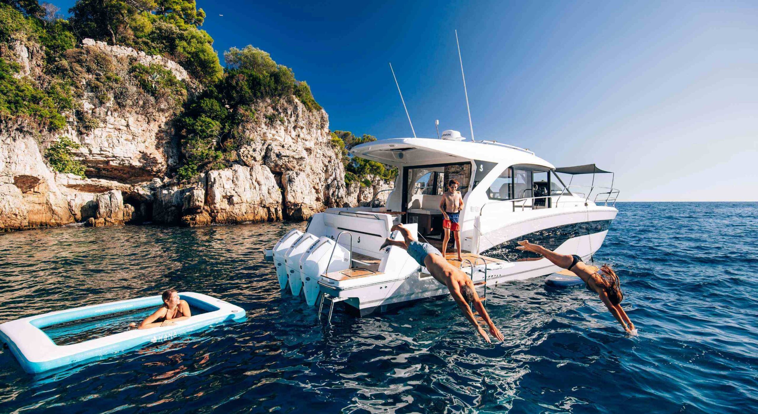 antares-12-coupe-exterior-1_0