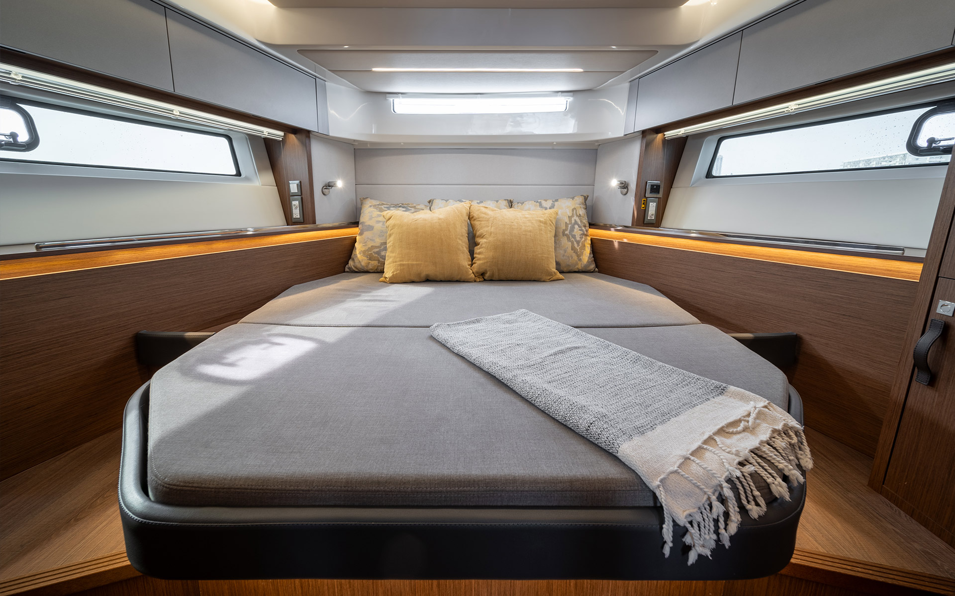 antares-12-coupe-interior-8-2