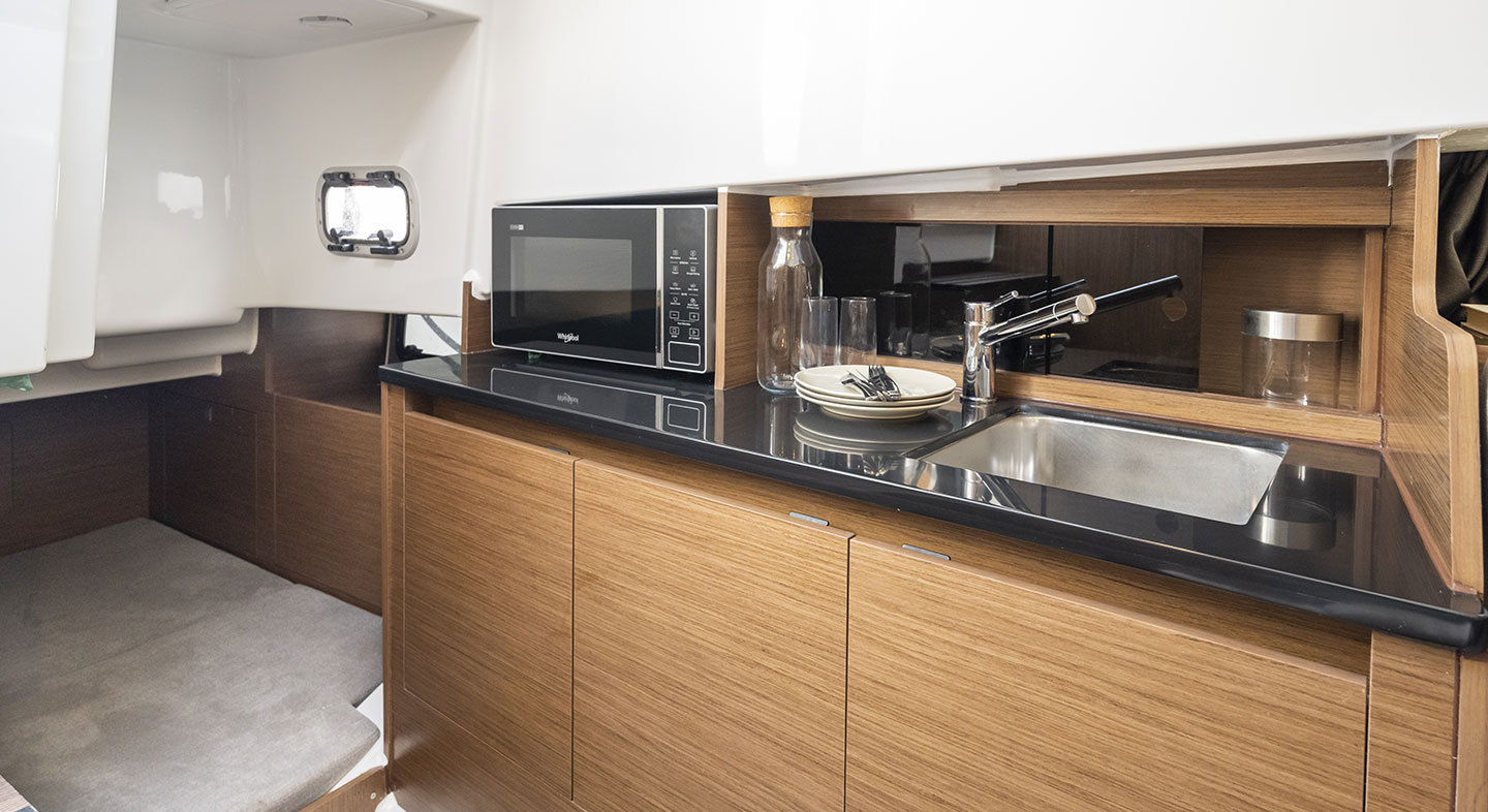 flyer-9-sundeck-slider-1440x786_7-2