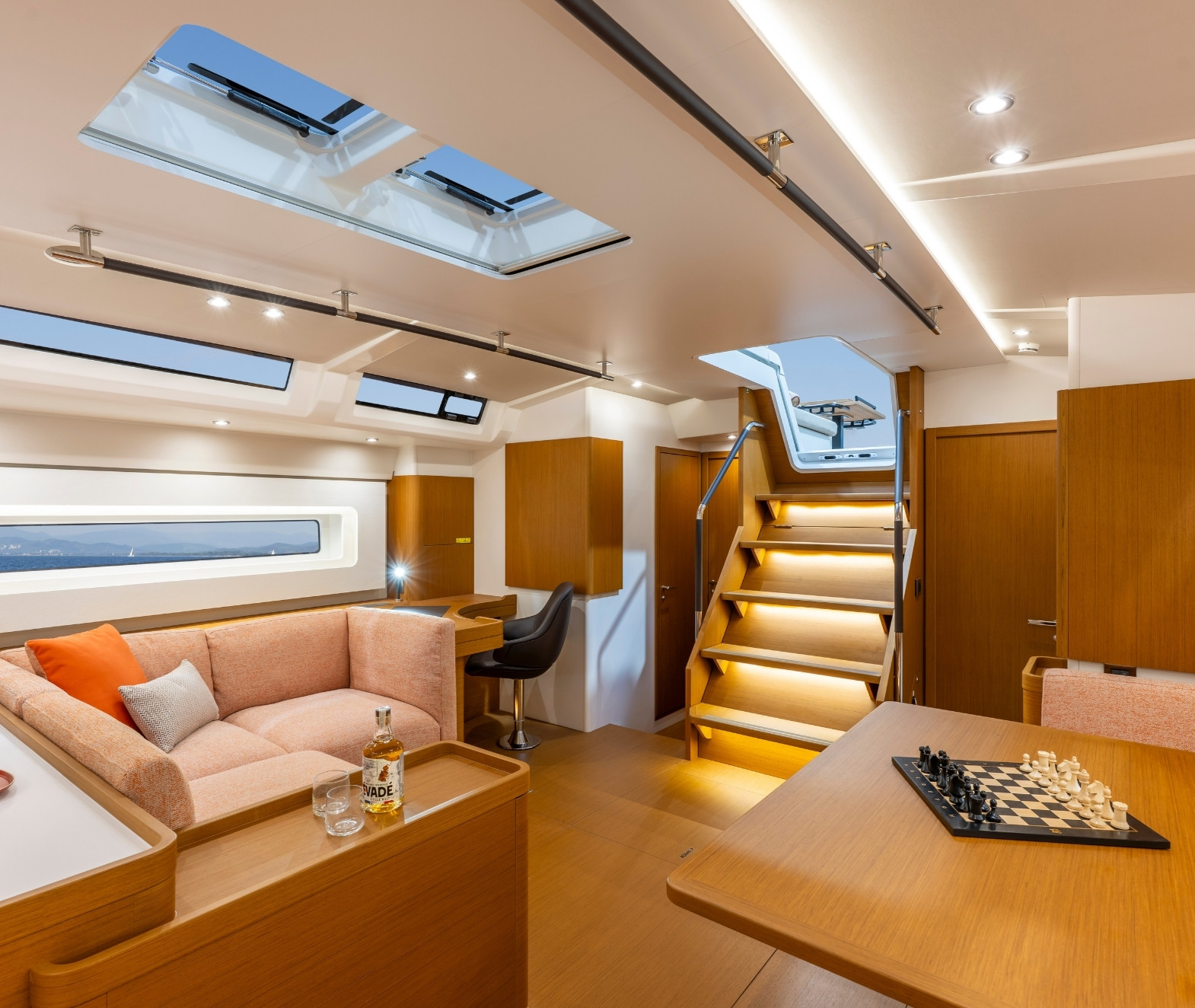 BENETEAU-SAILBOAT-FIRST-60-INTERIOR-DESIGN-03