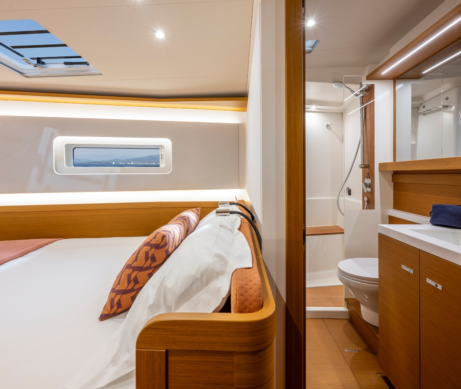 BENETEAU-SAILBOAT-FIRST-60-INTERIOR-DESIGN-11