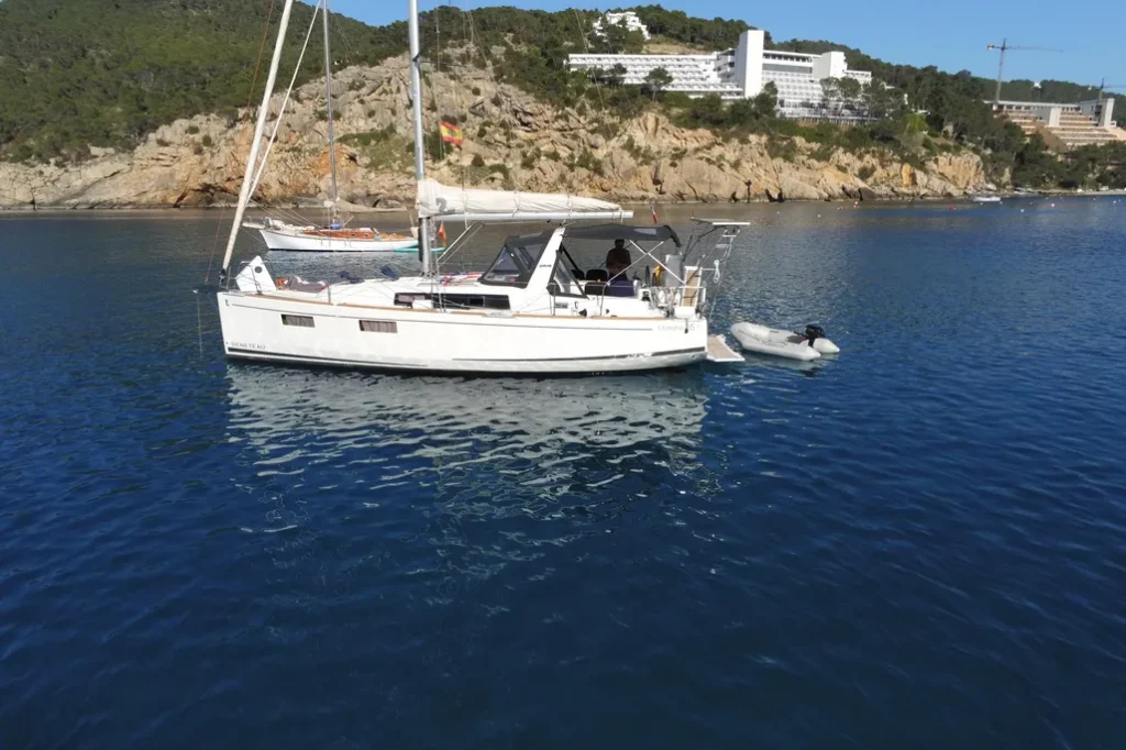 Beneteau Oceanis 35.1 - REF 011T