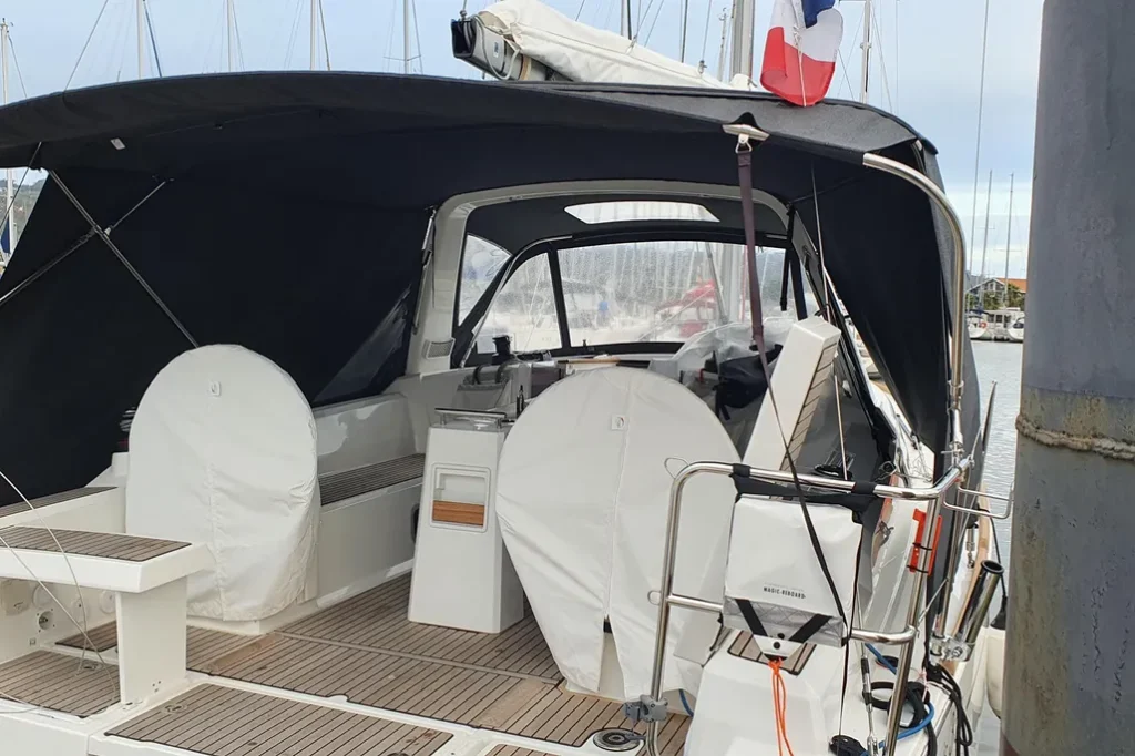 Beneteau Oceanis 35.1 - REF 011T