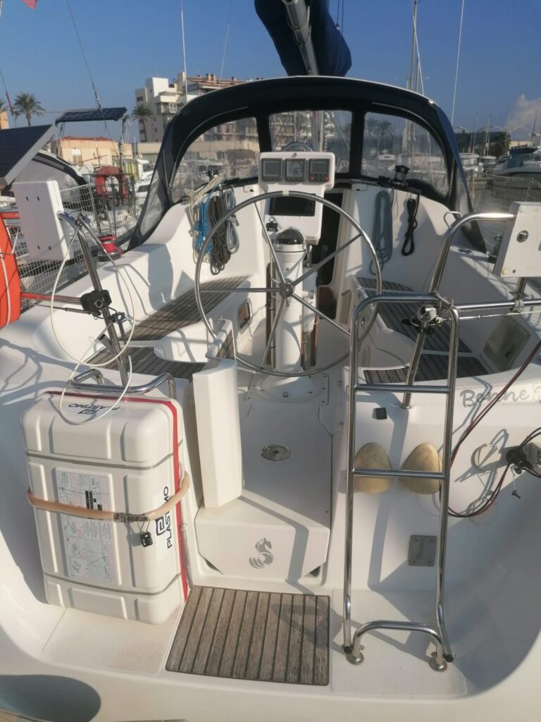 Oceanis Clipper 323 - REF 332C