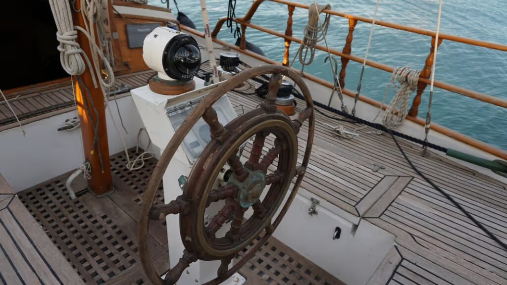 Cheroy Lee 42 KETCH - REF 209C