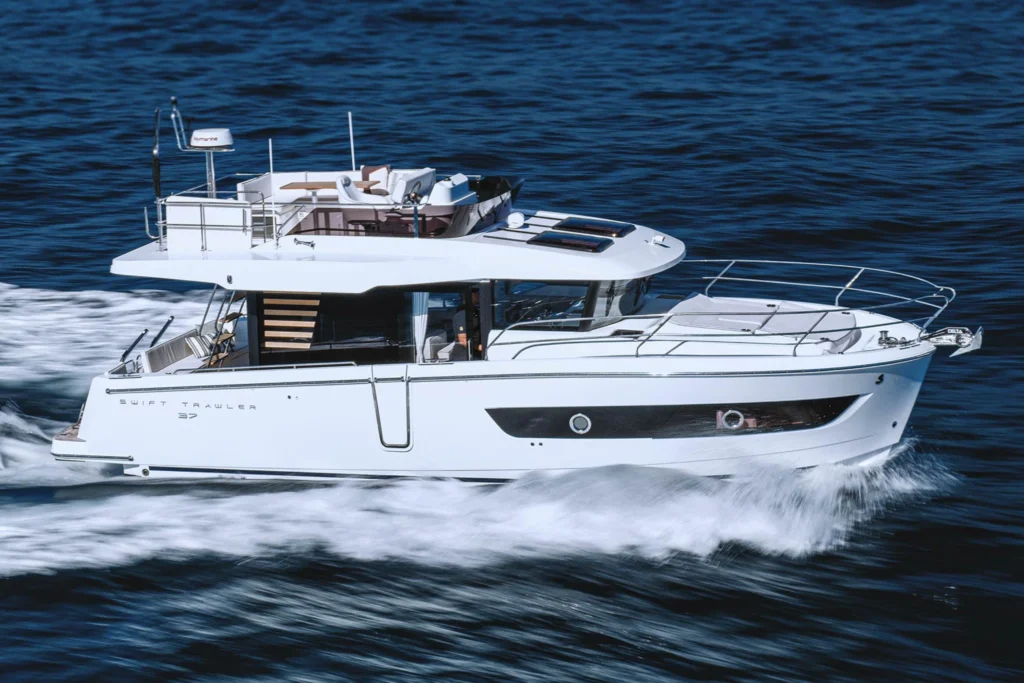 Swift Trawler 37 Fly