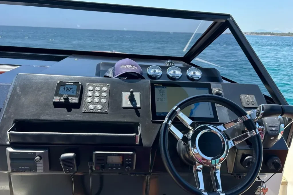 De Antonio Yachts D33 Cruiser - REF 004S